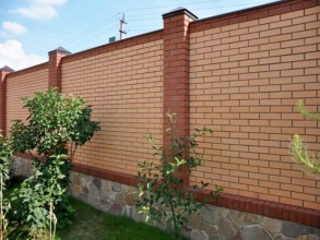 Кирпичный забор сплошной 80 метров фото в Котельниках