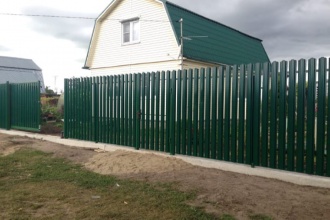 Забор из евроштакетника на ленточном фундаменте 70 метров фото в Котельниках