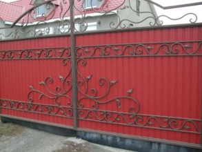 Кованые заборы с профнастилом 150 метров фото в Котельниках